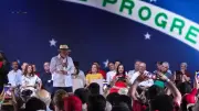 PT oficializa Lula à reeleição; ele cita Copa e fim de carreira
