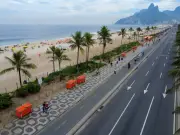 Pula-pula do Leblon vira point entre adultos e crianças