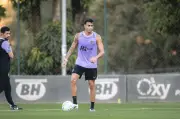 Reinier pede desculpas por xingar torcedor do Atlético-MG após empate