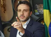 Renan Santos lançado pelo MDB critica Lula, Flávio e outros