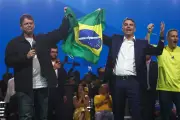 Republicanos oficializa Tarcísio à reeleição em SP e apoia Flávio