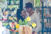 Shawn Mendes se declara para Bruna Marquezine em aniversário