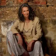 Simone estreia show 'Que mulher é essa?' com 22 músicas em SP