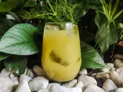 Suchá verde de couve e capim-santo: receita para desinchar