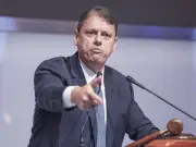 Tarcísio chega à convenção como favorito e com ampla coalizão