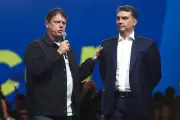 Tarcísio confirma reeleição em convenção com Flávio em SP