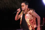 Thiago Aquino grava projeto 'Nas Alturas 2.0' na Rocinha com 20 mil pessoas