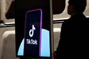 TikTok fecha acordos em processos por vício em jovens
