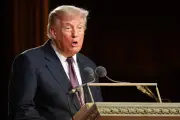 Trump diz que negociações com o Irã começam após adiar ataques
