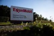 Trump repreende Exxon e Chevron por lucros altos com guerra