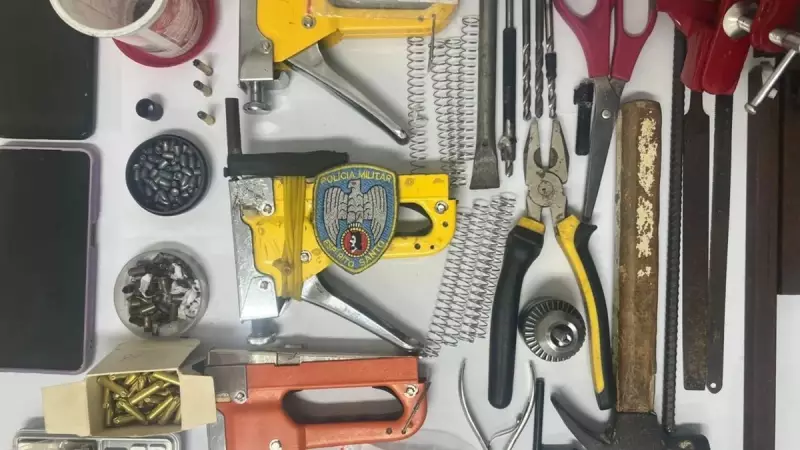 Adolescente transforma grampeador em arma e atira em casa de rival no Espírito Santo