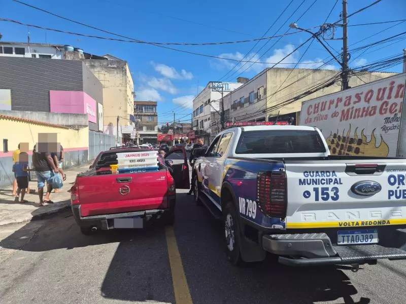 Apreensão de 100 kg de camarão irregular choca Volta Redonda: veja detalhes
