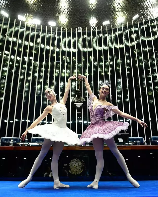 Balé Bolshoi é homenageado pelo Senado Federal em cerimônia especial