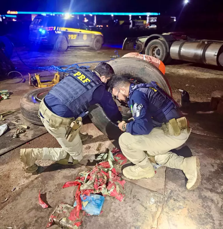 Caminhoneiro é preso com quase 2 toneladas de drogas escondidas em pneus de caminhão em São Luís