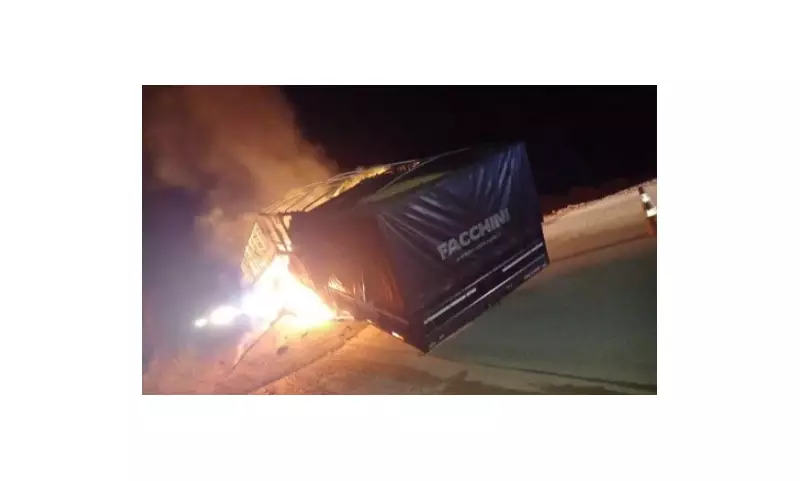 Carreta carregada de arroz pega fogo na BR-316 no Maranhão: veja imagens