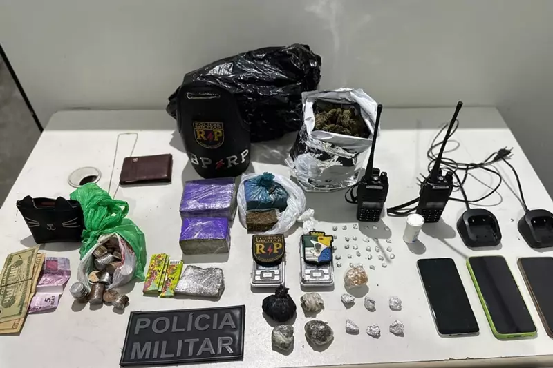Casal é preso por tráfico de drogas após tentar subornar PMs em Aracaju