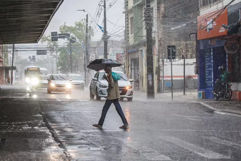 Ceará tem previsão de chuvas intensas nesta quarta-feira: confira a previsão do tempo