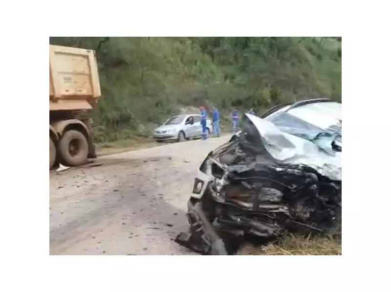 Choque frontal em rodovia de MG: caminhonete invade contramão e colide com carreta