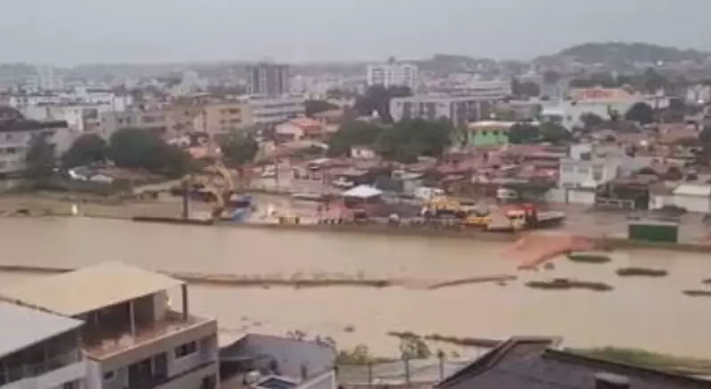 Chuvas intensas causam alagamentos e deslizamentos no Grande Recife: veja imagens impactantes
