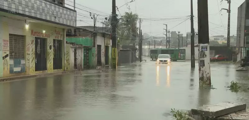 Chuvas intensas interrompem abastecimento de água em 10 cidades do Grande Recife e Zona da Mata