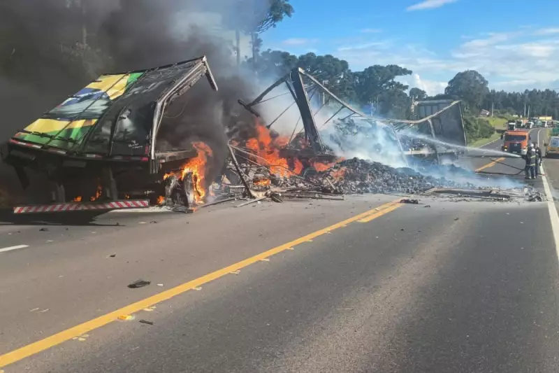 Colisão entre caminhões na PR-151 deixa feridos e provoca incêndio intenso
