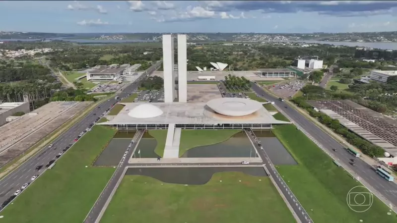 Congresso dificulta fiscalização de descontos irregulares no INSS: entenda o impacto