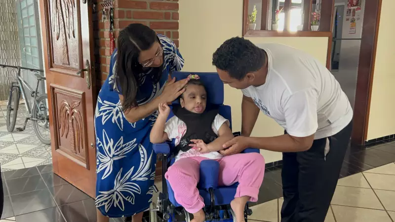 Criança com síndromes raras enfrenta 11 cirurgias em 5 anos e tratamento mensal de R$ 6 mil: 'A luta é grande'