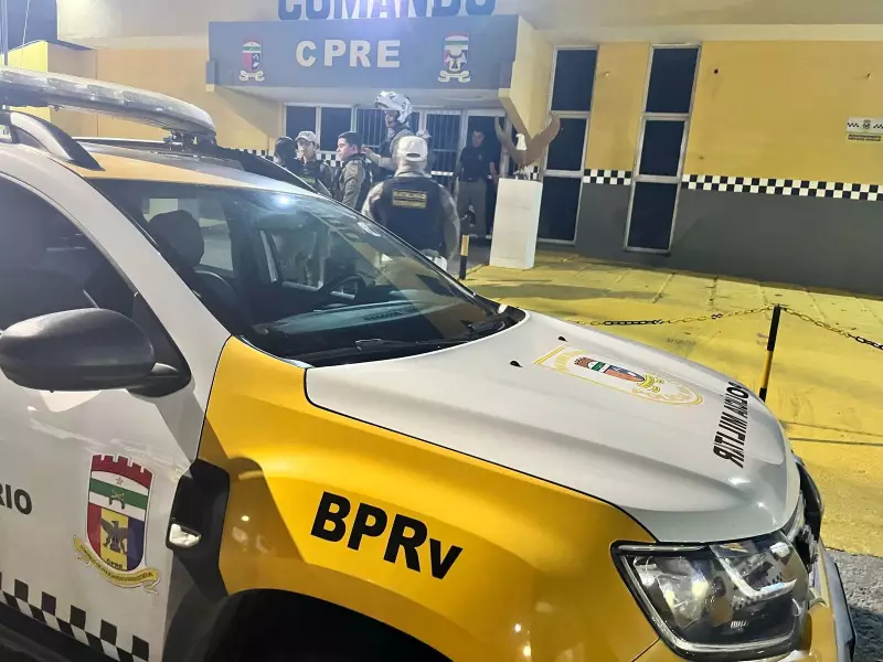 Criança de 11 anos é flagrada pilotando moto em Natal: risco e responsabilidade
