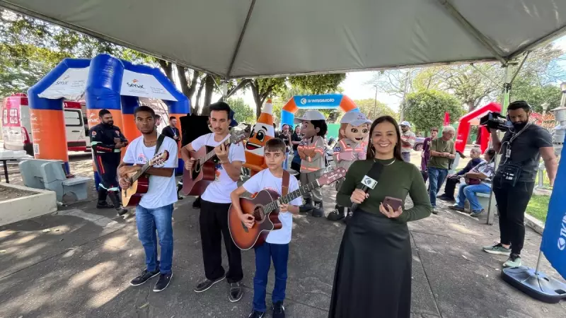 Dança folclórica e poesia de Adélia Prado encantam na 7ª edição do Integração no Bairro no Esplanada