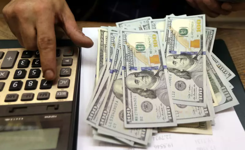 Dólar dispara e Ibovespa cai: entenda os motivos por trás do movimento do mercado