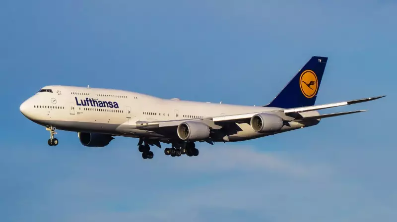 Emergência aérea: Avião fica 10 minutos sem supervisão após copiloto passar mal e comandante ficar trancado fora da cabine