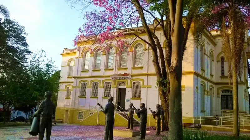 Exposição gratuita em Tatuí celebra gestos heroicos do cotidiano no Museu Paulo Setúbal