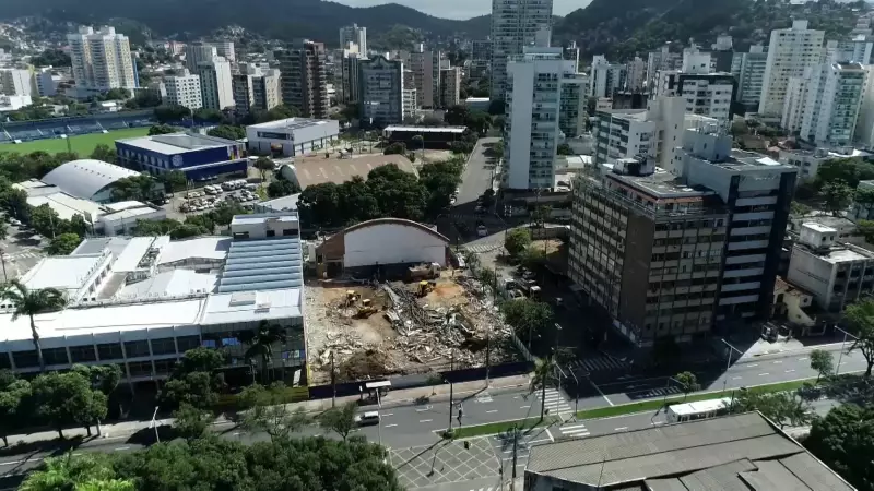 Ginásio que desabou em Vitória não tinha alvará nem licença ambiental, aponta investigação
