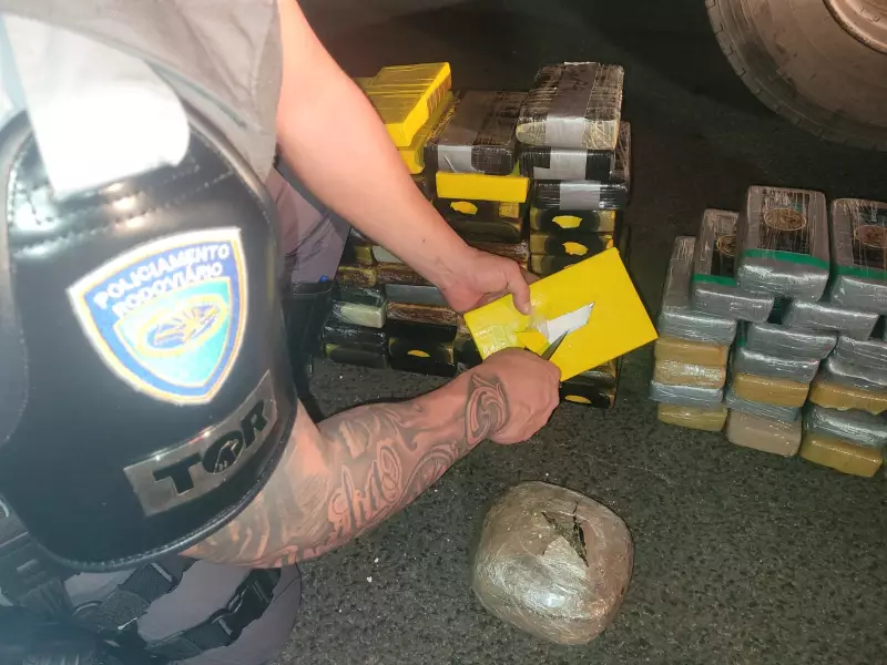 Homem é preso com 120 tabletes de cocaína no interior de SP: tráfico internacional