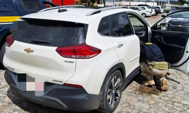Homem é preso com carro roubado no interior da Bahia: veja detalhes da ação policial