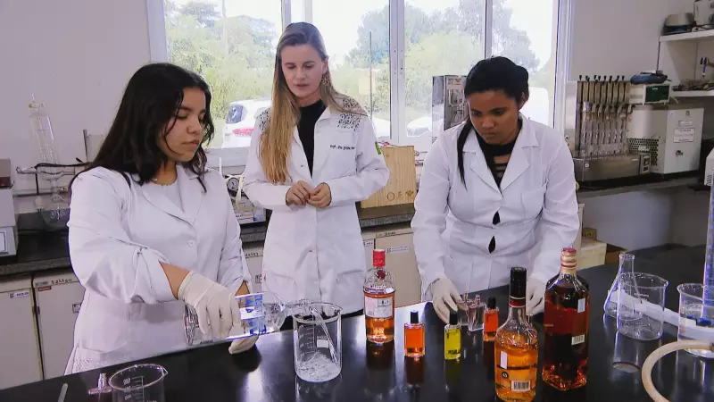IFTM transforma bebidas alcoólicas em aromatizantes para ajudar mulheres vulneráveis em Uberlândia