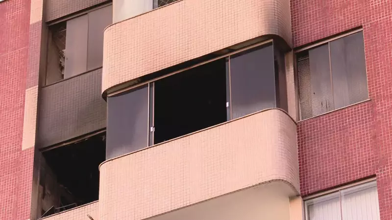 Incêndio em apartamento assusta moradores de prédio em Brasília durante a madrugada