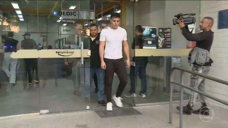 Influenciador que atropelou noivo após casamento no Rio se entrega após 10 meses foragido