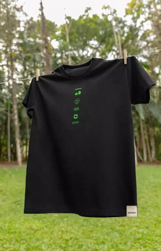 Inovação sustentável: Camiseta brasileira captura CO₂ e elimina na lavagem