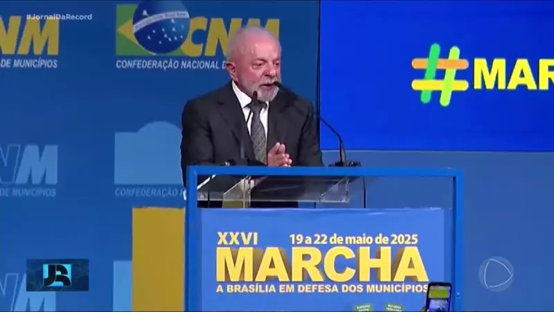 Lula anuncia novos programas sociais durante abertura da Marcha dos Prefeitos