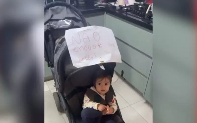 Mãe coloca aviso em carrinho de gêmeos e gera debate nas redes sociais: 'Não toque nos meus bebês'