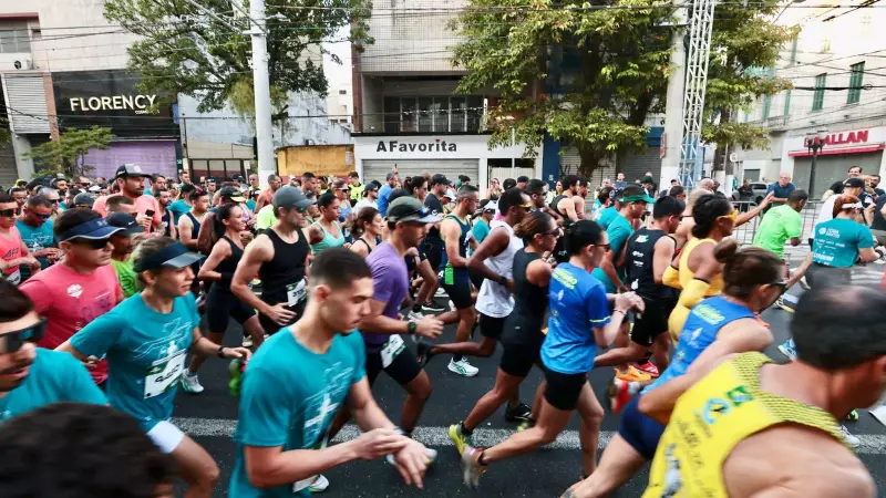 Maior prova de 10 km do Brasil reúne quase 25 mil pessoas em Santos com trajeto tradicional