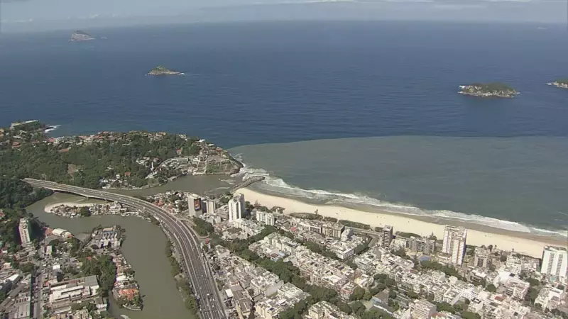 Mancha escura no mar da Barra da Tijuca: Câmara do Rio marca audiência pública para investigar