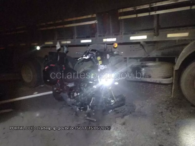 Motociclista se envolve em grave acidente com carreta na SP-127 em Cerquilho