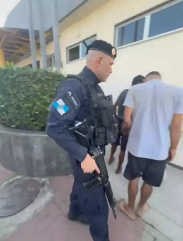Operação contra o tráfico prende quatro homens em condomínio popular de Maricá