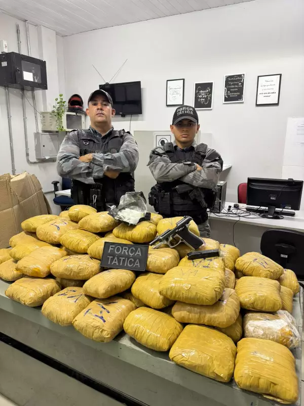 Operação policial apreende 70 pacotes de maconha em residência no sul do Piauí; dois suspeitos presos