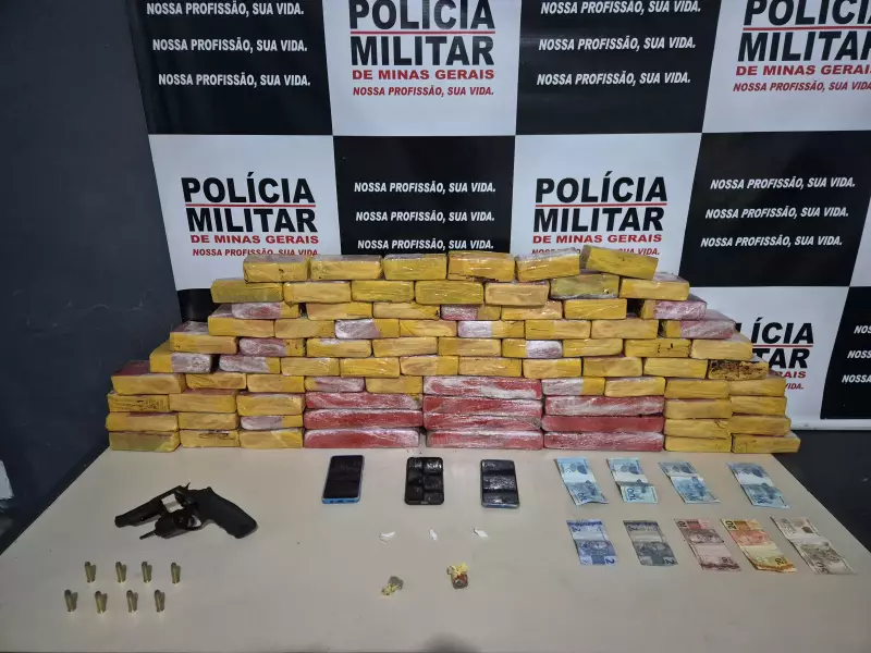 PM apreende 86 barras de maconha em festa em Janaúba: três homens presos