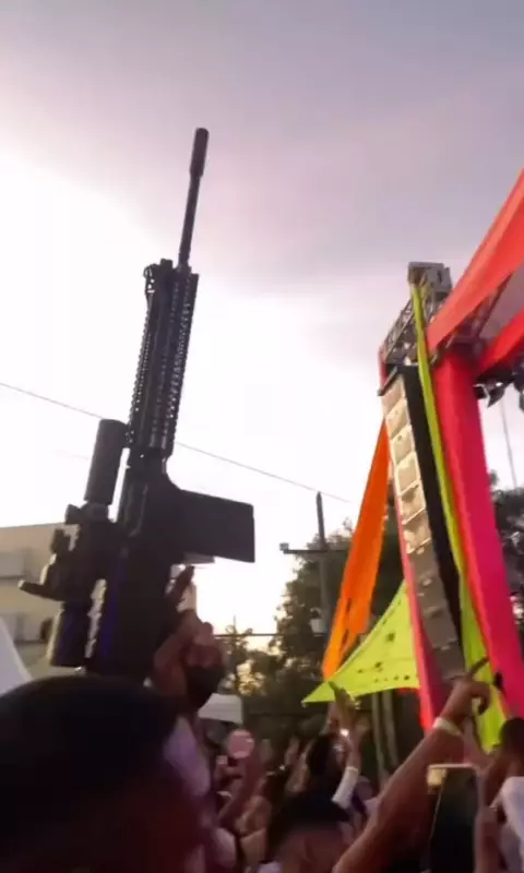 Polícia investiga vídeos com fuzis em baile de MC Poze do Rodo na Cidade de Deus