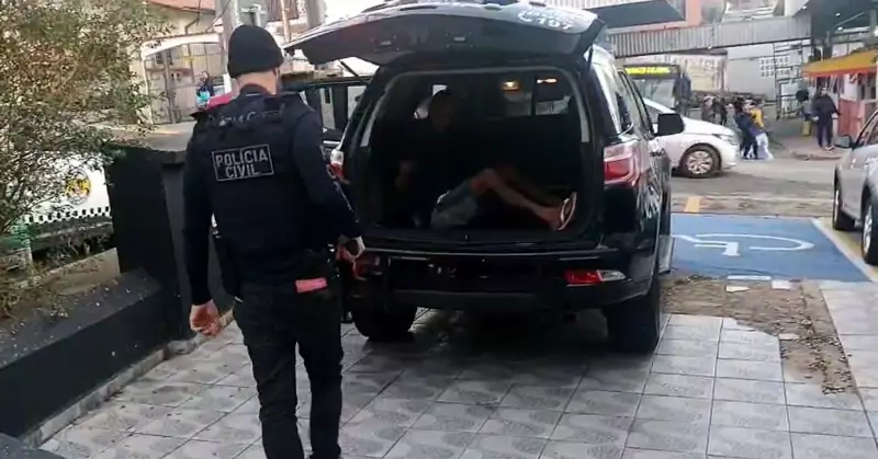 Policia prende suspeitos de atirar em motorista de aplicativo durante tentativa de assalto em São Roque
