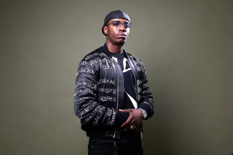 Rapper francês Werenoi morre aos 31 anos pouco antes de show: tragédia choca fãs